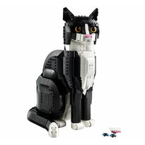 LEGO Ideas Tuxedo Cat 1710 Pieces - 21349