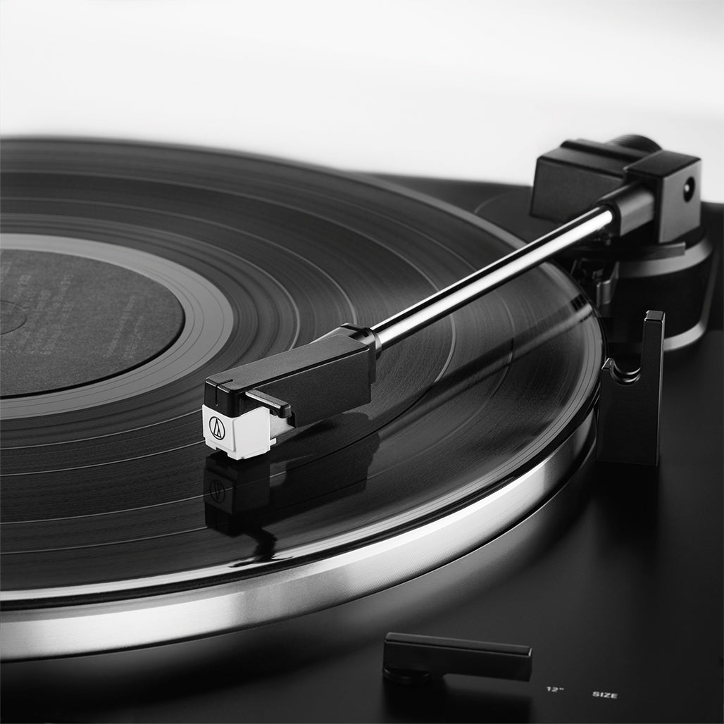 A Photo Of Audio-Technica Vinyl Player - AT-LP60XBT Fully Automatic Wireless Belt-Drive Turntable