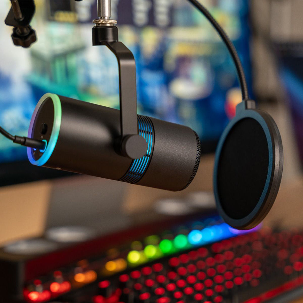 A Photo Of GamerTek Phantom USB-C Microphone Kit