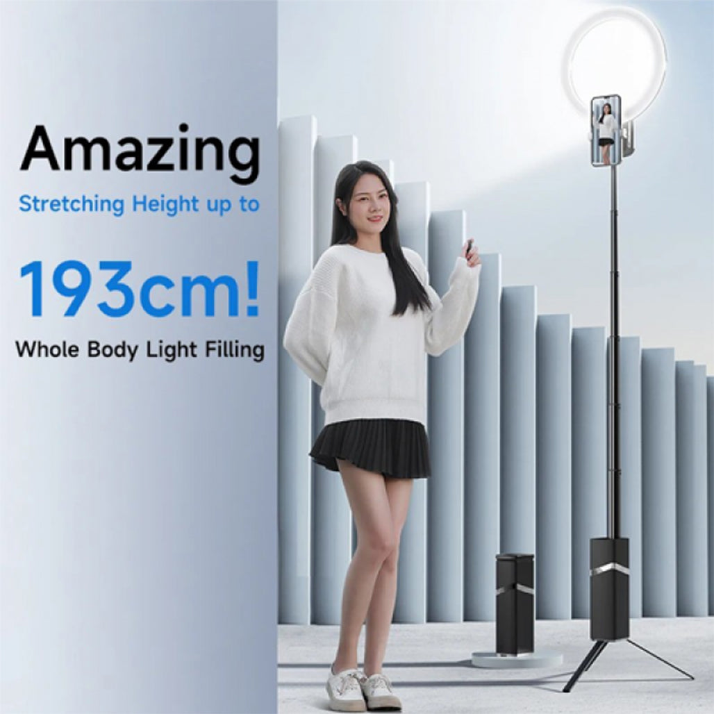 A Photo Of Multifunctional Folding Fill Light YY-1 Portable LED Ring Light