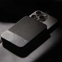 A Photo Of Native Union (Re)Classic Magnetic Power Bank 5000mAh
