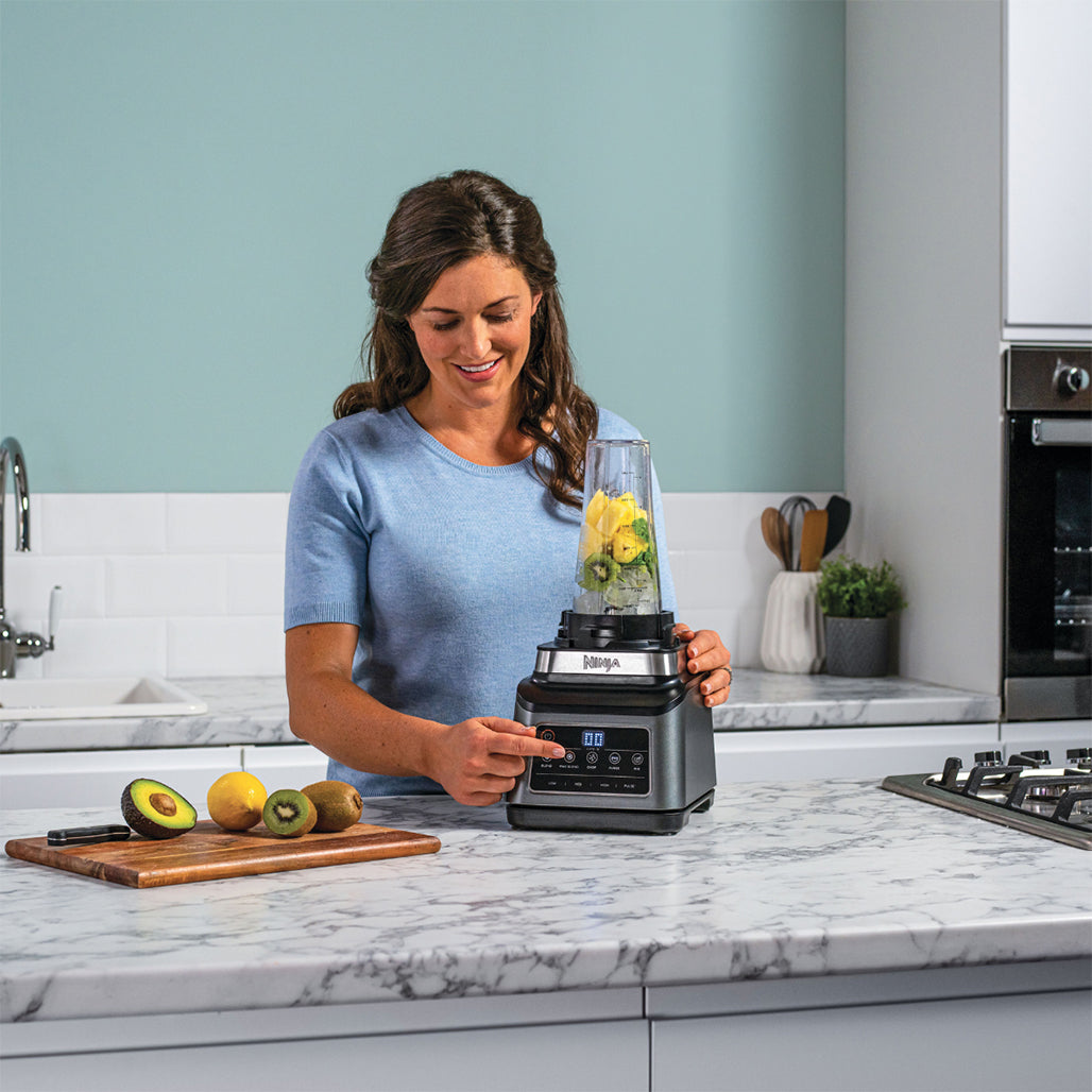 A Photo Of Ninja 3-in-1 Food Processor with Auto-IQ 2.1L