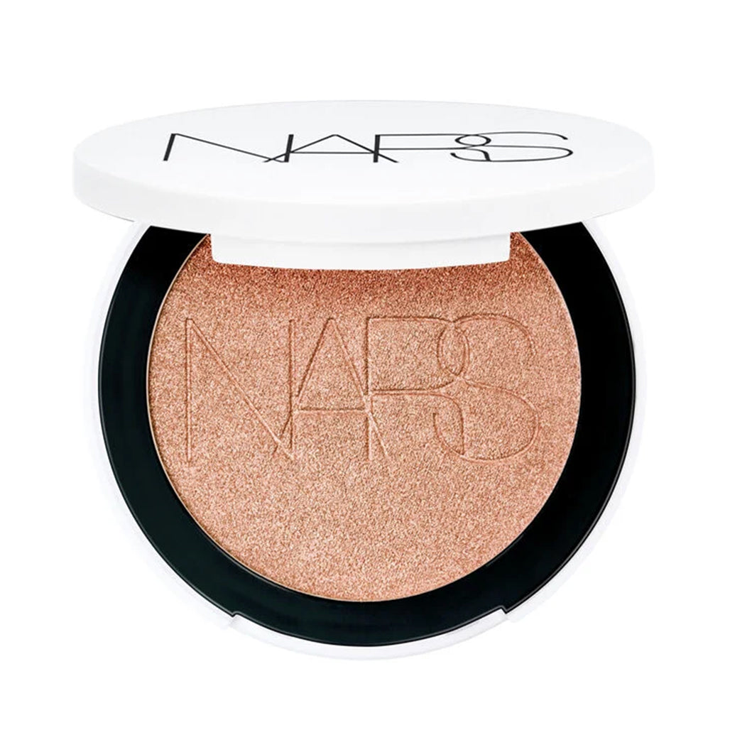 A Photo Of NARS Light Reflecting Luminizing Powder