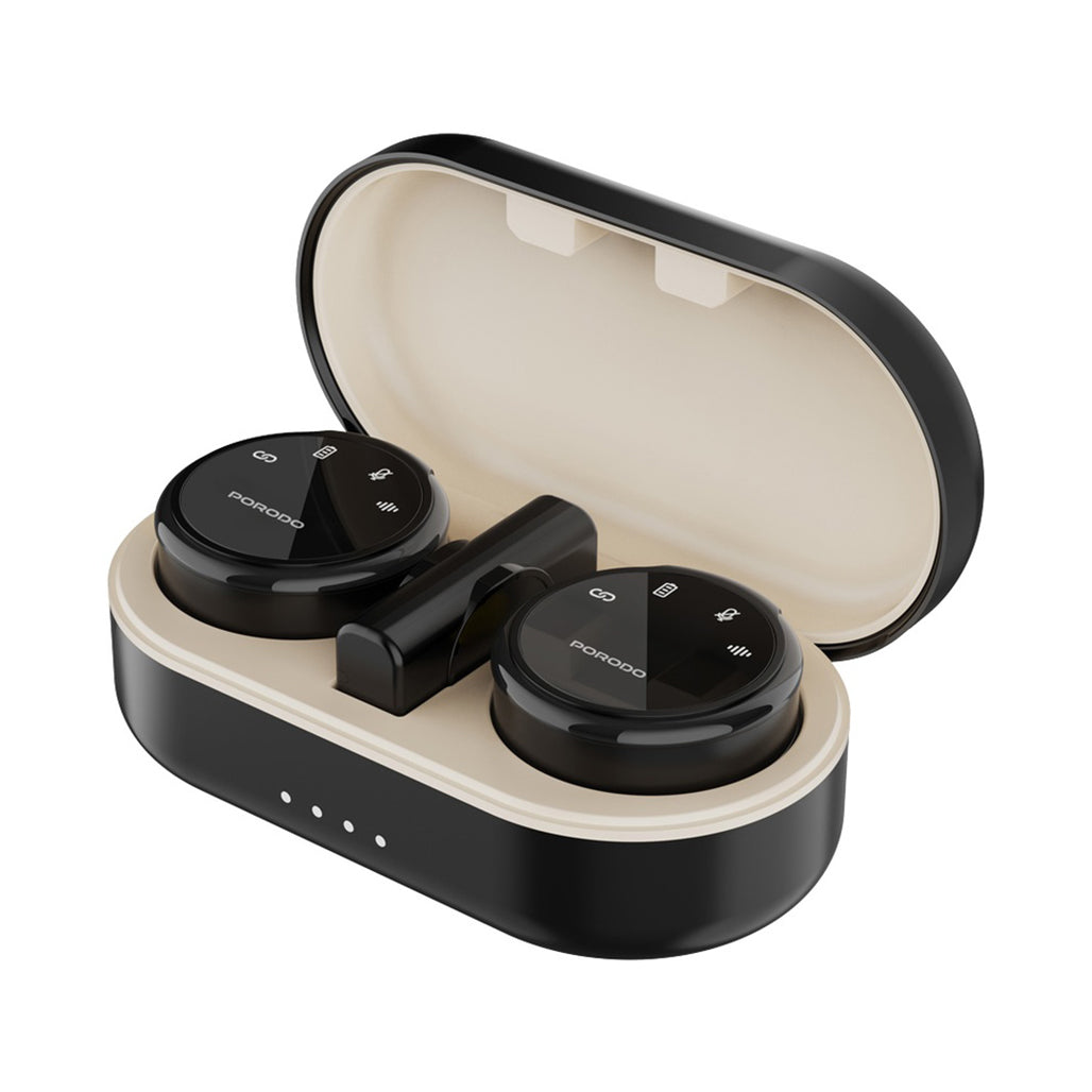 A Photo Of Porodo Lavalier Microphone - Type-C Connector and Lightning Adapter – Black