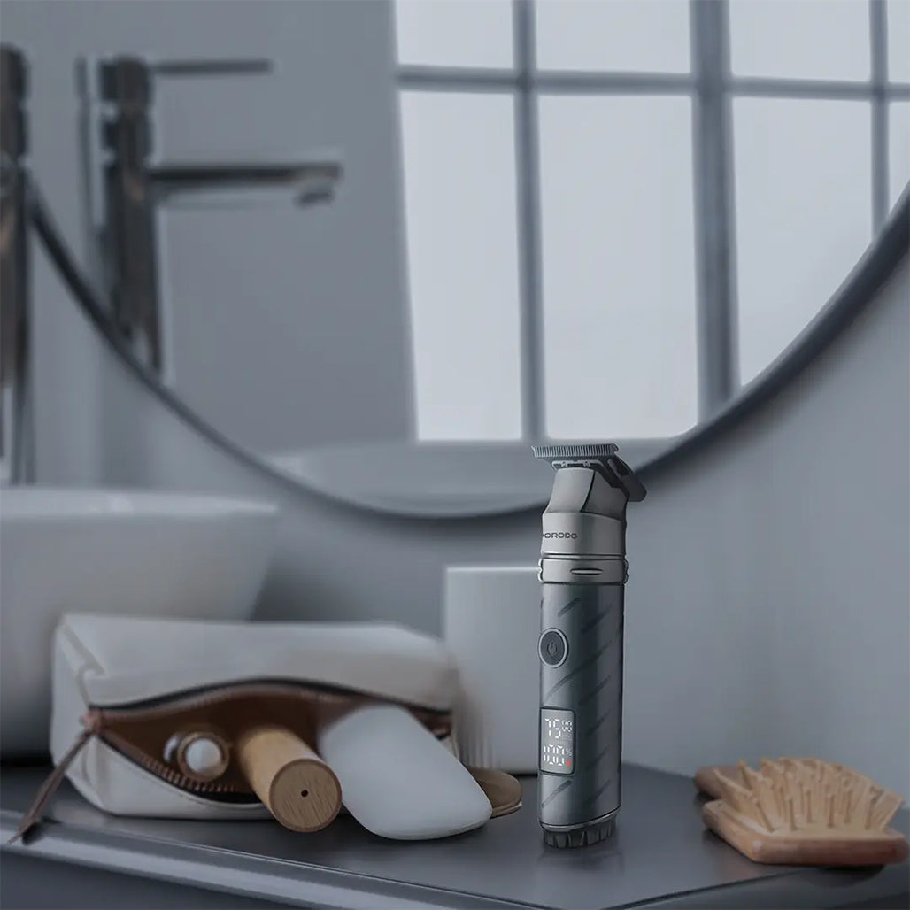 A Photo Of Porodo Lifestyle Edgemaster T-Blade Trimmer & Shaver - Black