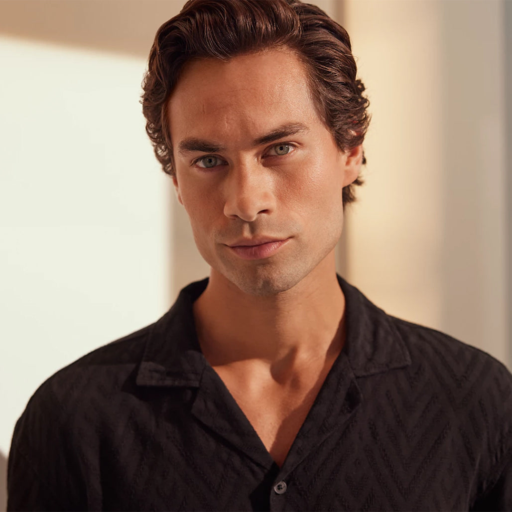 A Photo Of Philips Norelco S9000 Prestige Wet & Dry Electric Shaver with SenseIQ – Skin-Level Precision Shaving for Sensitive Skin