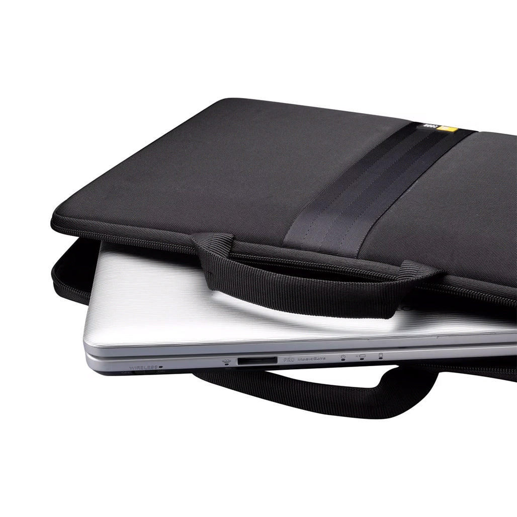 A Photo Of Case Logic 15.6