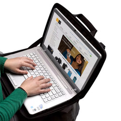 A Photo Of Case Logic 15.6