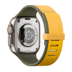 A Photo Of UNIQ Revix IV Reversible Dual-Color Magnetic Watch Strap - 49/46/45/44mm