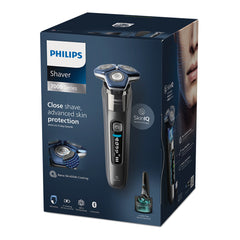 A Photo Of Philips Series 7000 Wet & Dry Electric Shaver S7887/55
