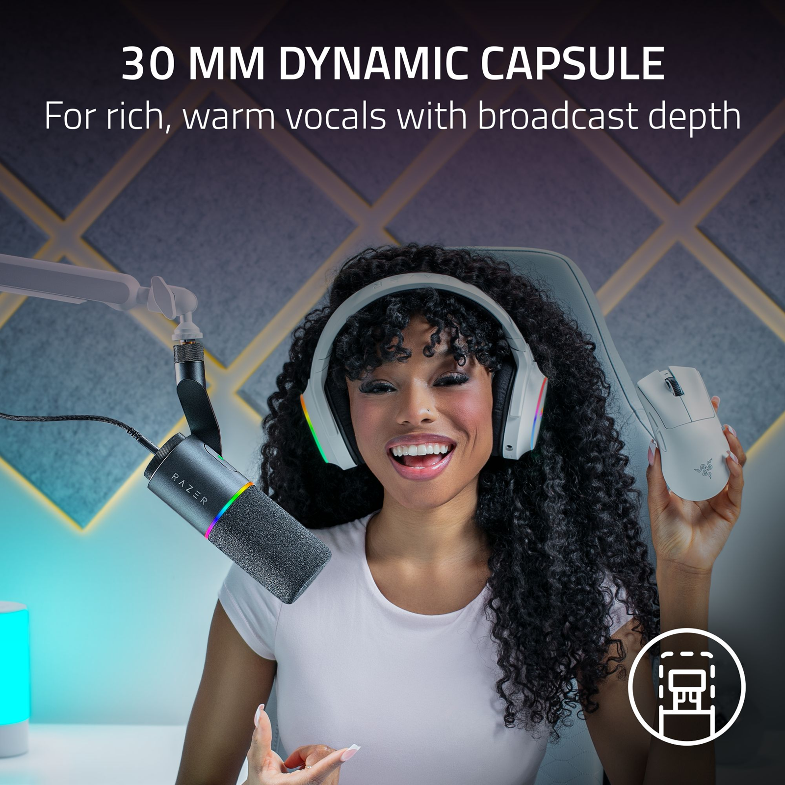 A Photo Of Razer Seiren V3 Pro - Professional Dynamic USB-C & XLR Streaming Microphone