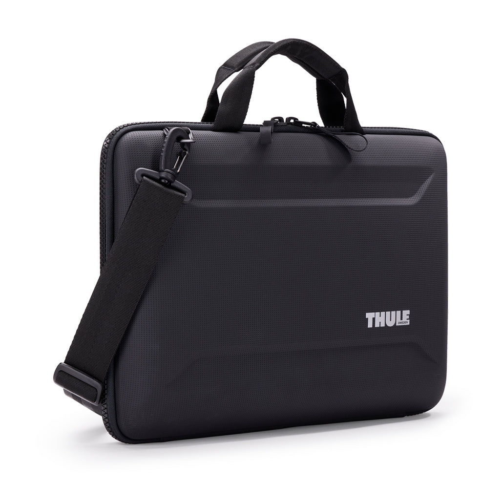 A Photo Of Thule Gauntlet Attaché for MacBook Pro 16