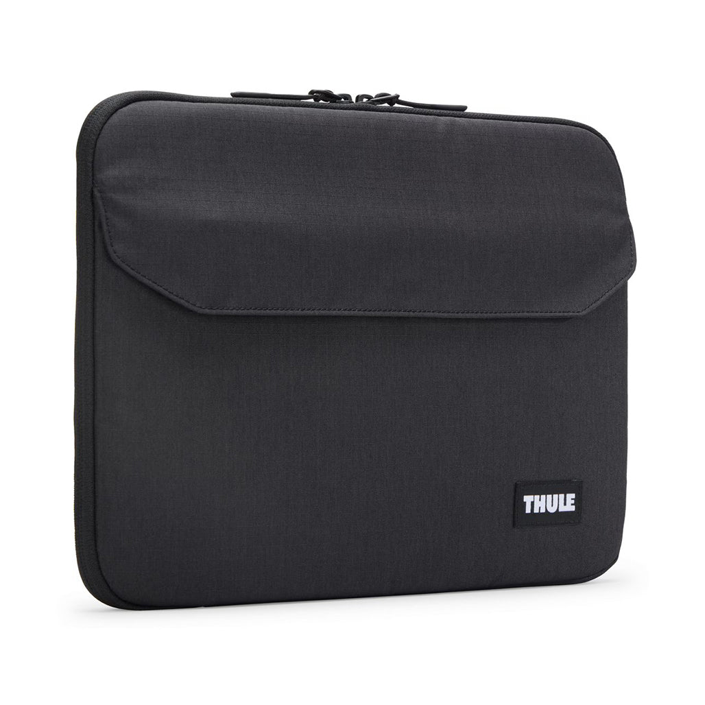 A Photo Of Thule Lithos Laptop Sleeve