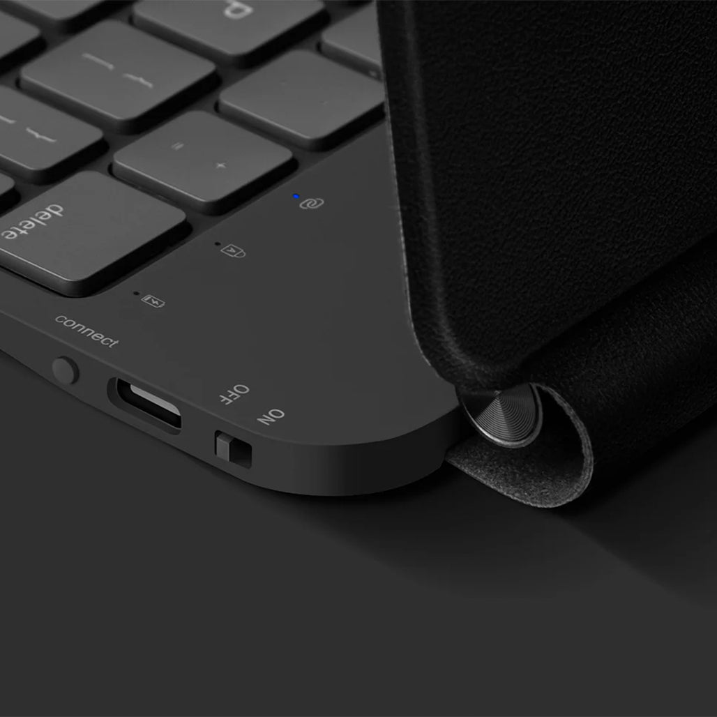 A Photo Of Uniq Venno Pro – Magnetic Bluetooth Keyboard Folio for iPad Pro 11