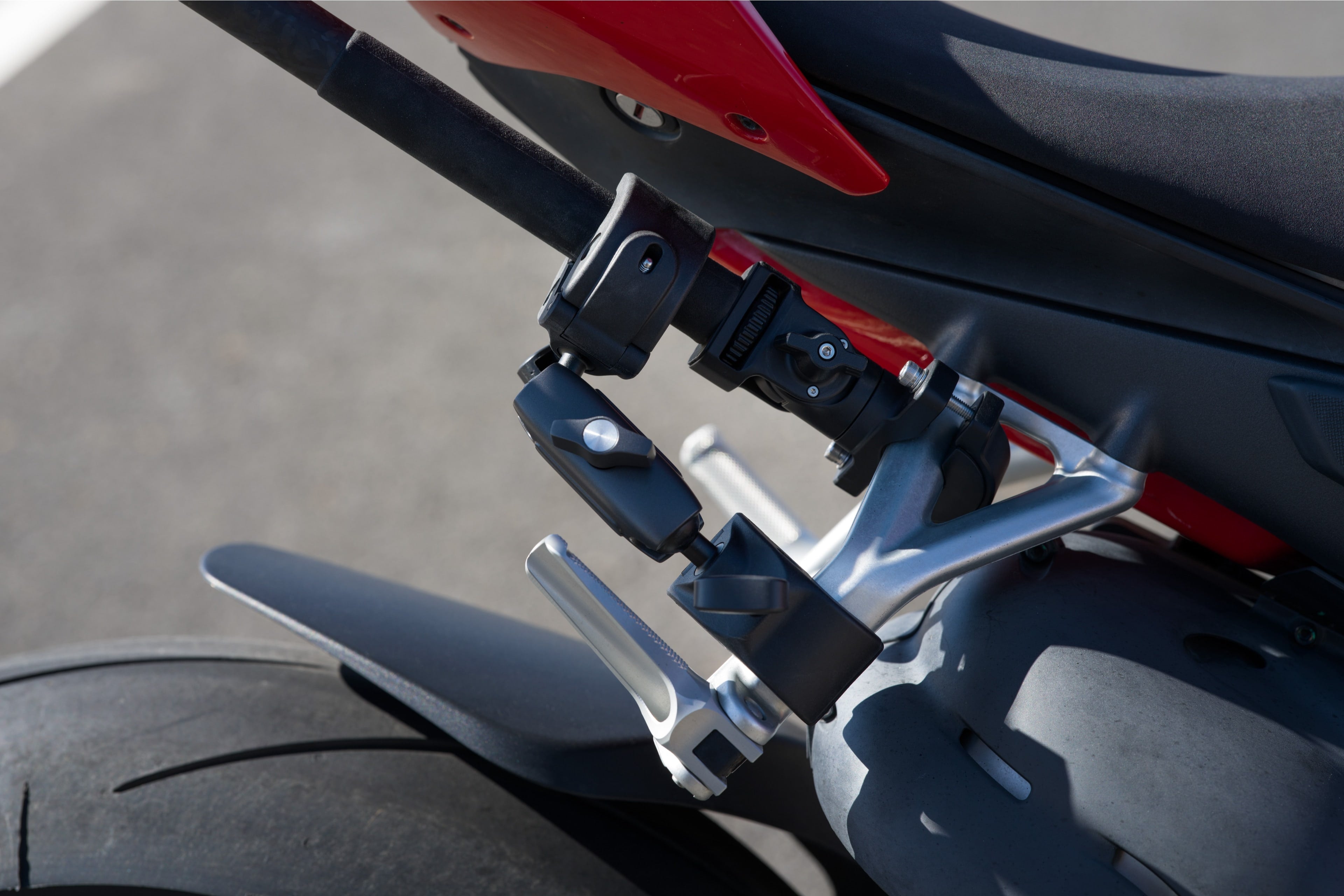 A Photo Of DJI Osmo Dual Heavy-Duty Clamp