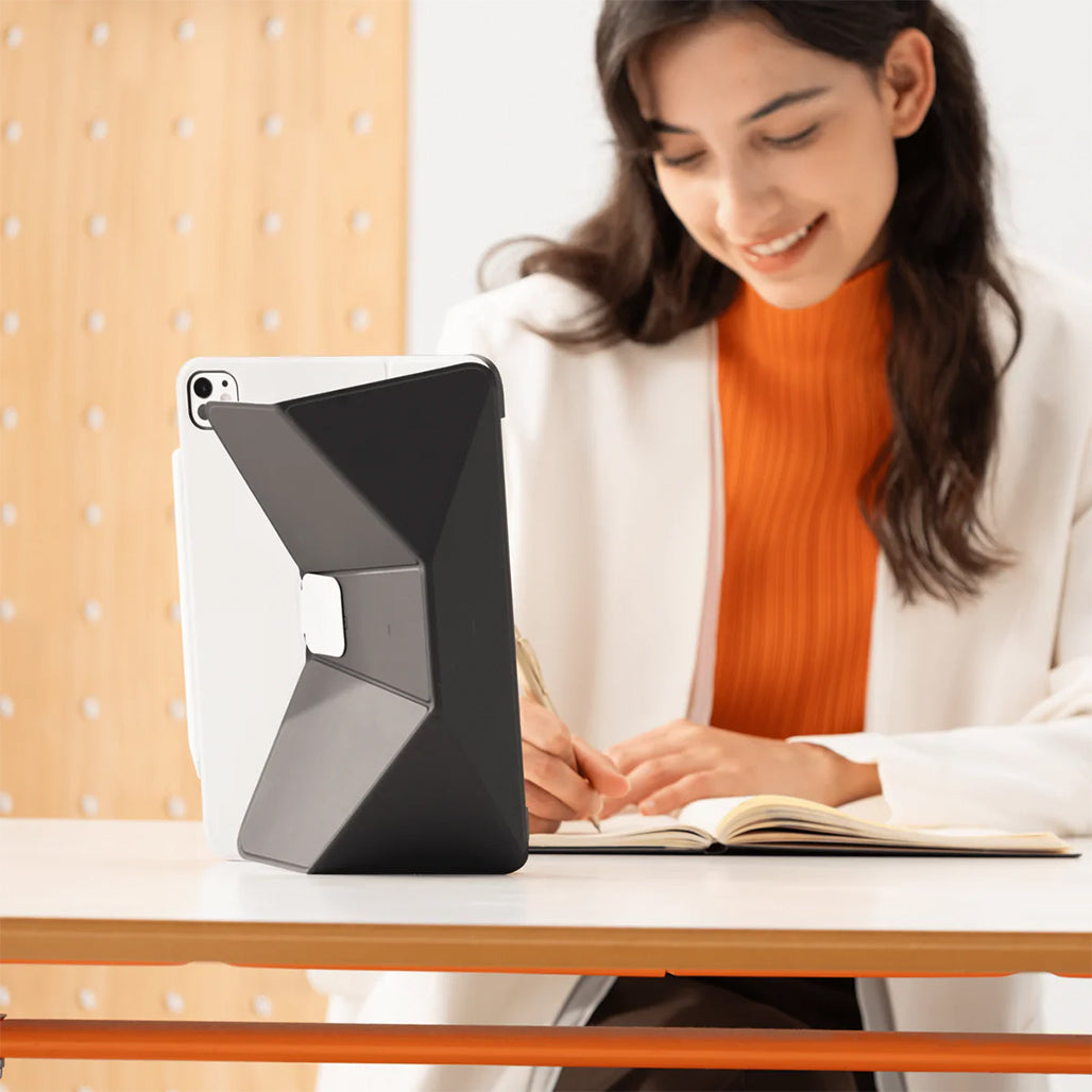 A Photo Of MOFT Dynamic Folio Case for iPad Pro 11