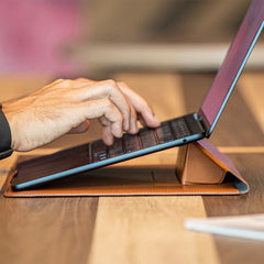 A Photo Of Uniq Oslo 2-in-1 16