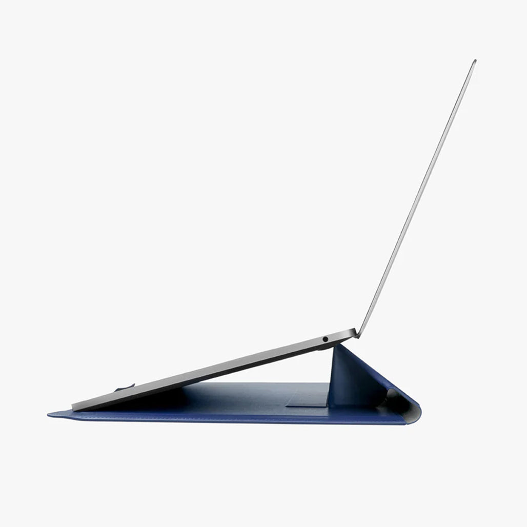 A Photo Of Uniq Oslo 2-in-1 16