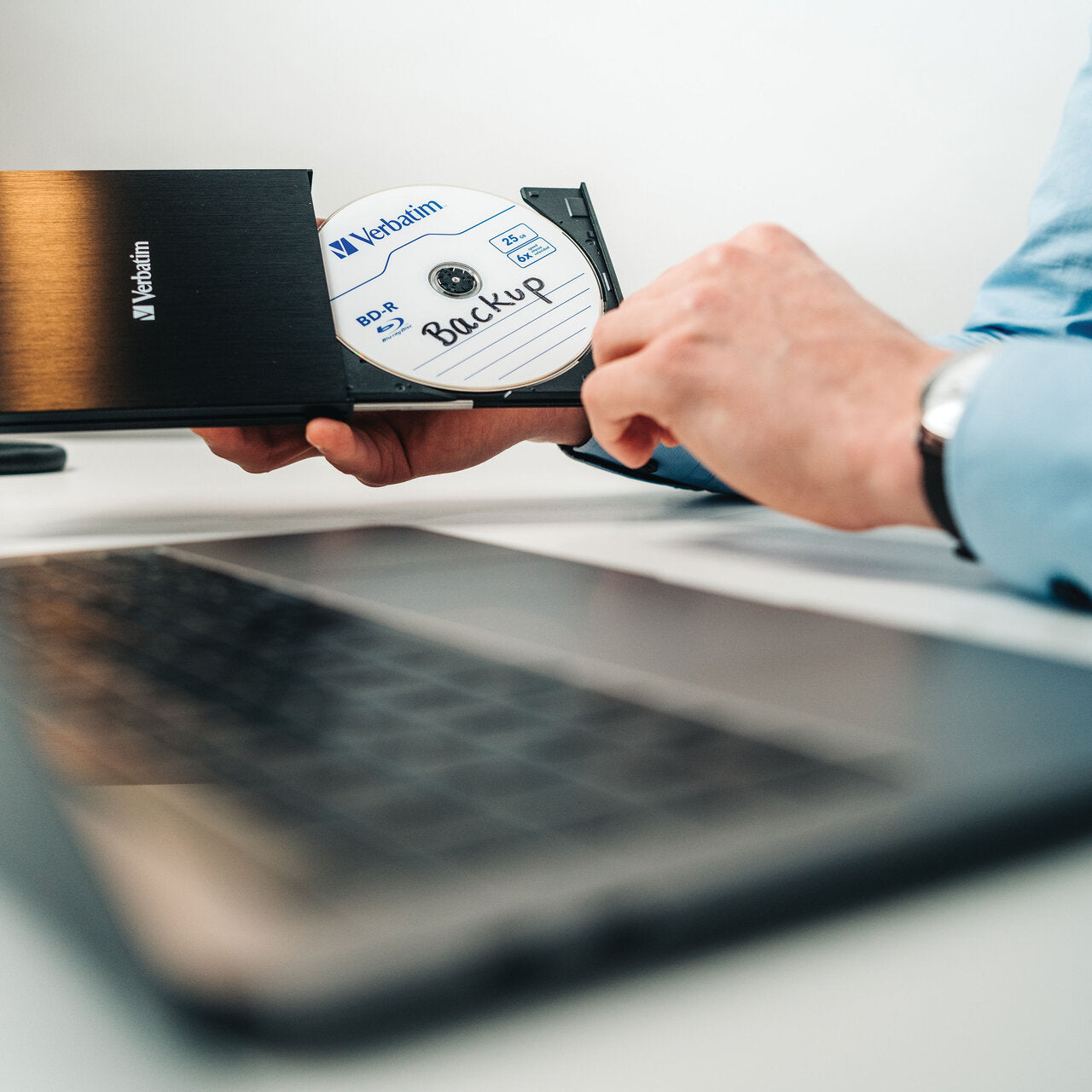 A Photo Of Verbatim Ultra HD 4K Blu-ray Writer – USB-C External Drive