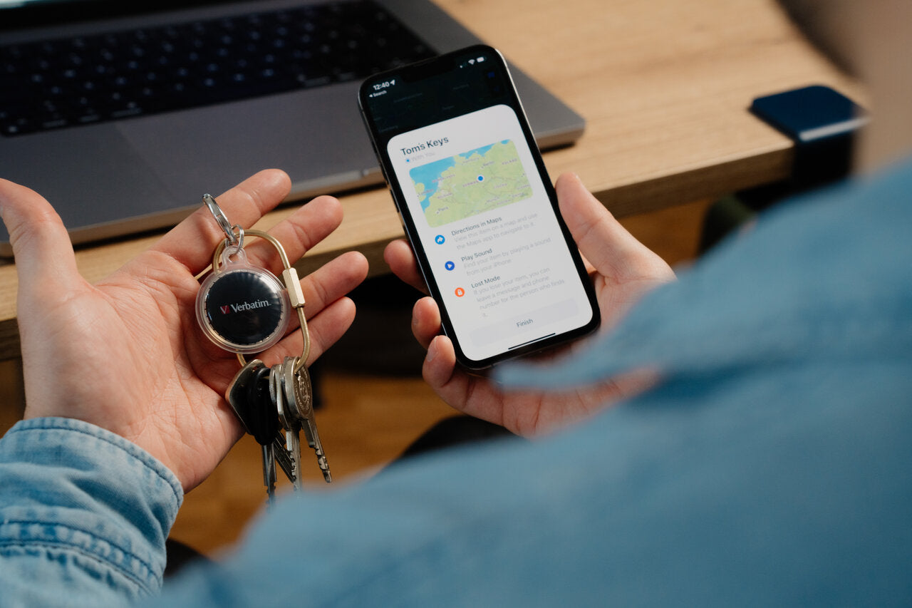 A Photo Of Verbatim My Finder Coin Bluetooth Tracker - 3 Pack