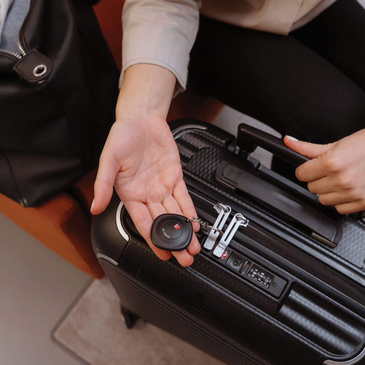 A Photo Of Verbatim My Finder Bluetooth Tracker 3 Pack – Black, White, Purple