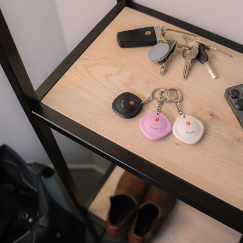 A Photo Of Verbatim My Finder Bluetooth Tracker 3 Pack – Black, White, Purple