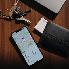 A Photo Of Verbatim My Finder Bluetooth Card – 3-Pack – Black, Silver, White