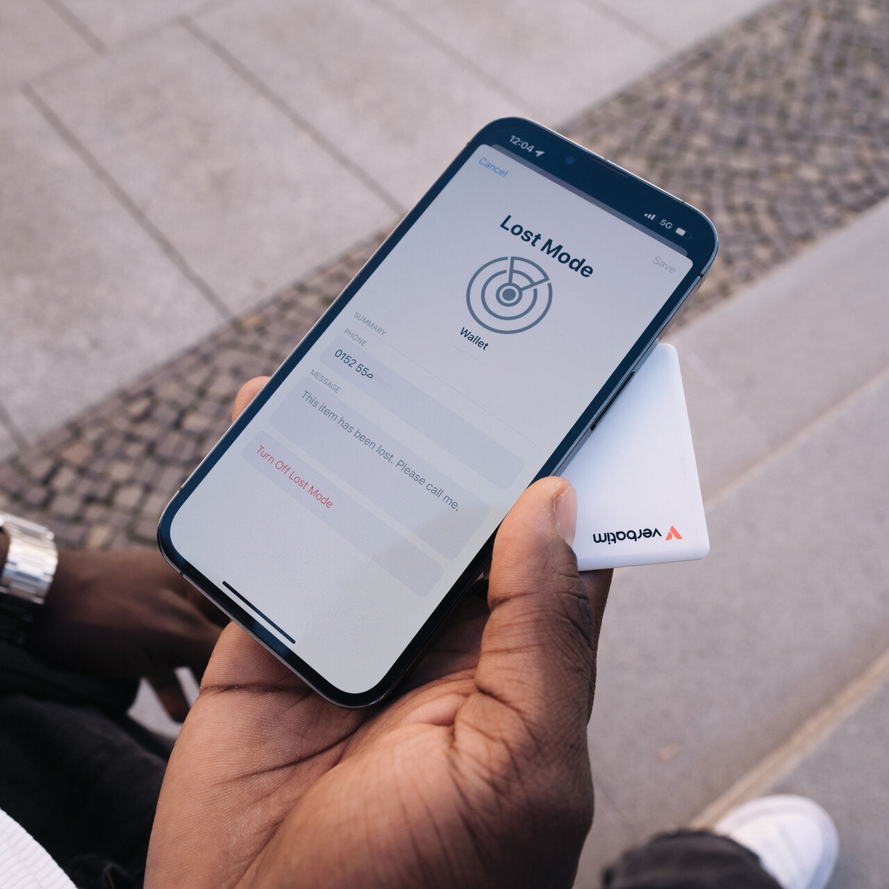 A Photo Of Verbatim My Finder Bluetooth Card – 3-Pack – Black, Silver, White