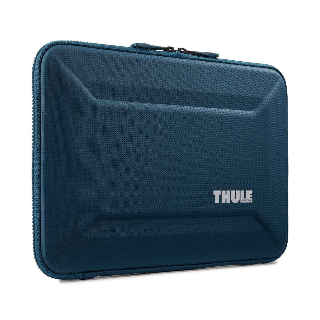 A Photo Of Thule Gauntlet sleeve for MacBook Pro 16