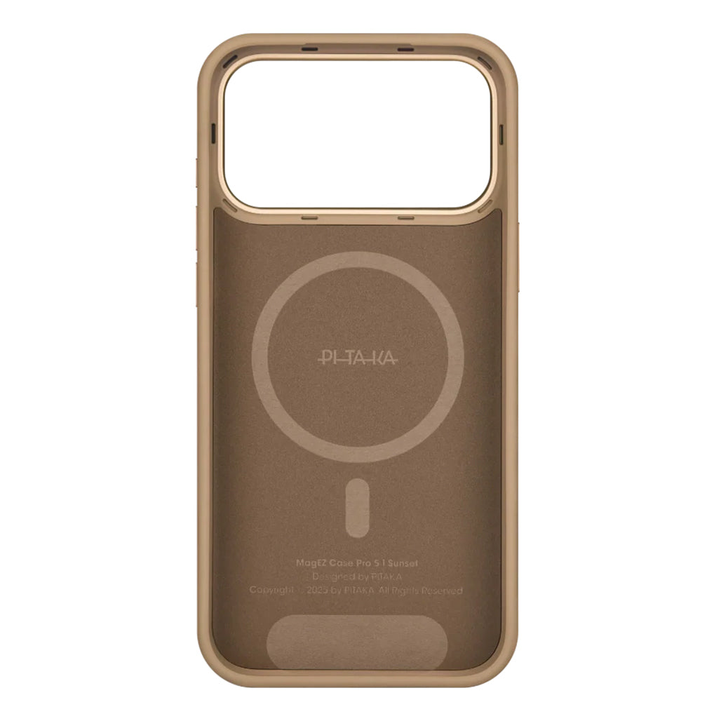 A Photo Of Pitaka Aramid UltraGuard Case for iPhone 17 Pro