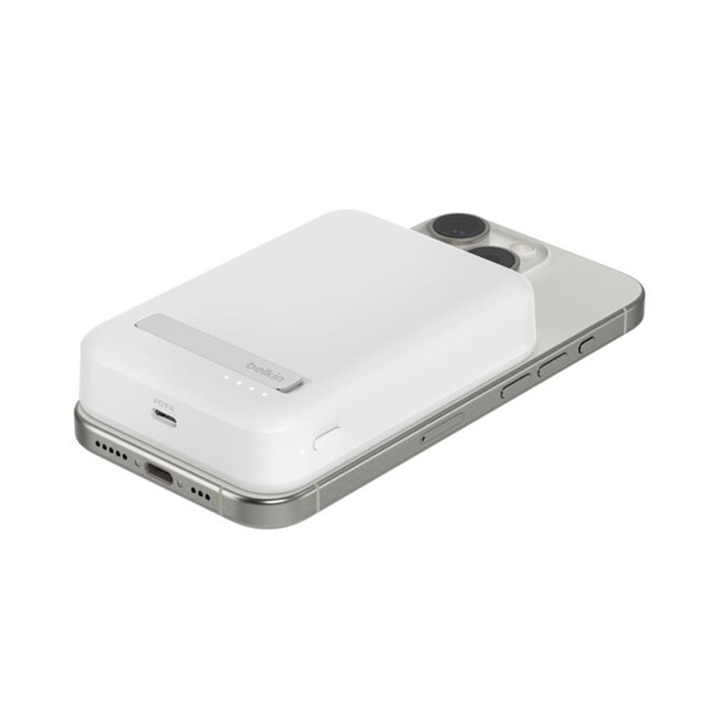 A Photo Of Belkin BoostCharge Pro 10,000mAh Magnetic Power Bank with Qi2 15W Wireless Fast Charging & Kickstand