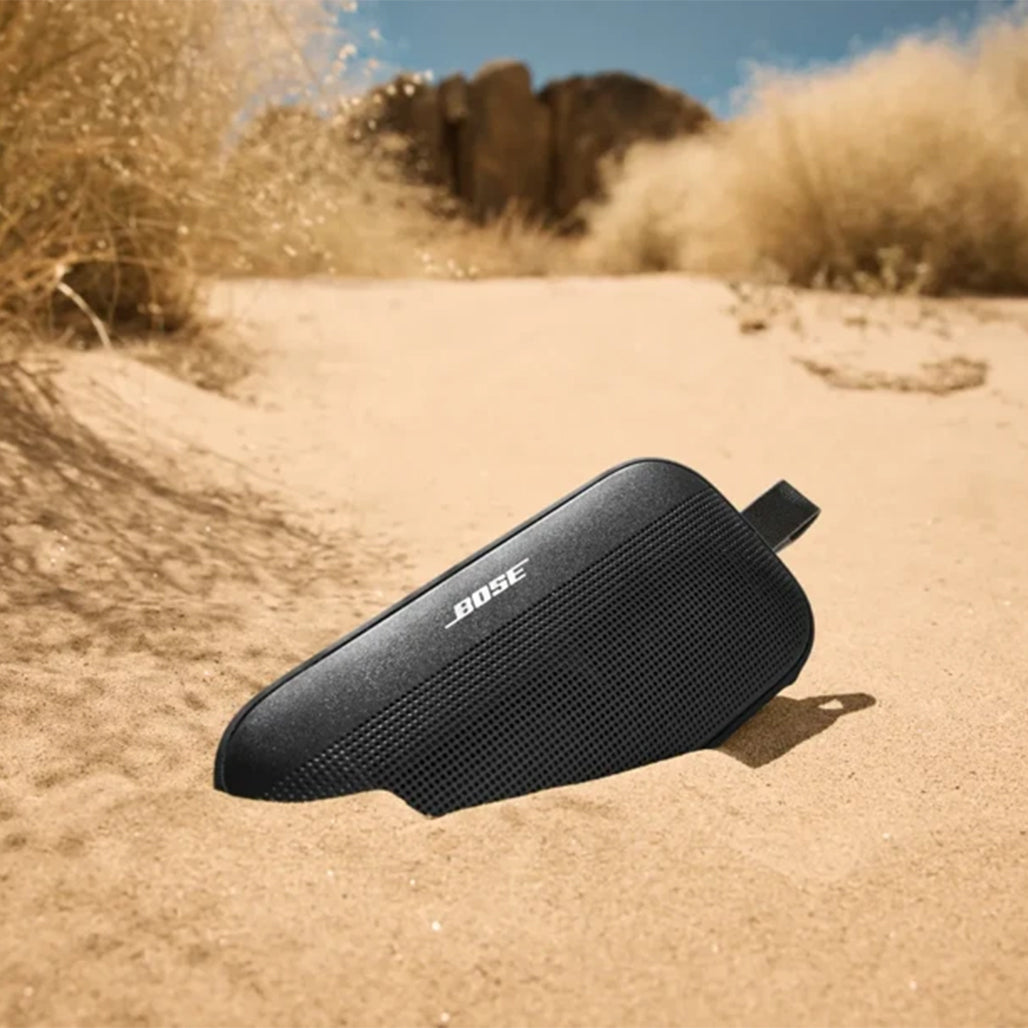 A Photo Of Bose SoundLink Flex II - Bluetooth Speaker - Black