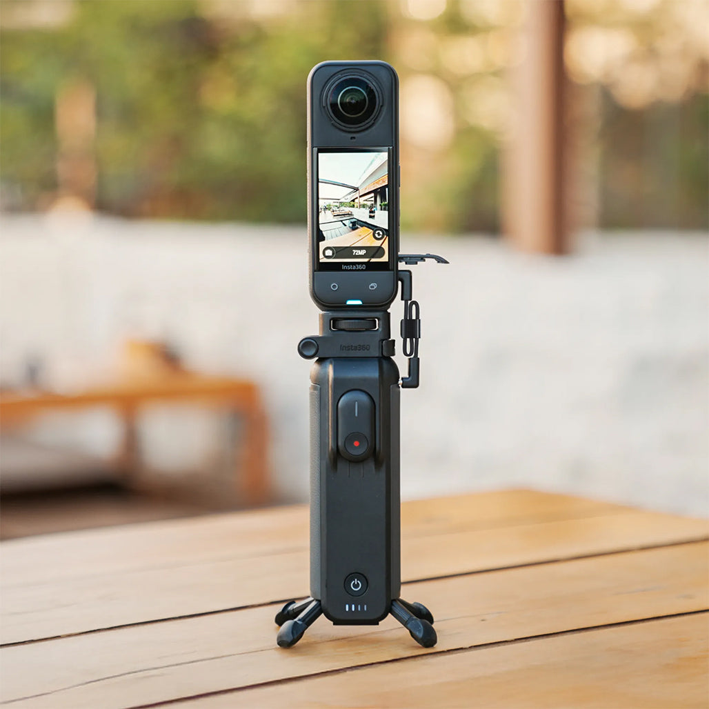 A Photo Of Insta360 FOMO Power Handle
