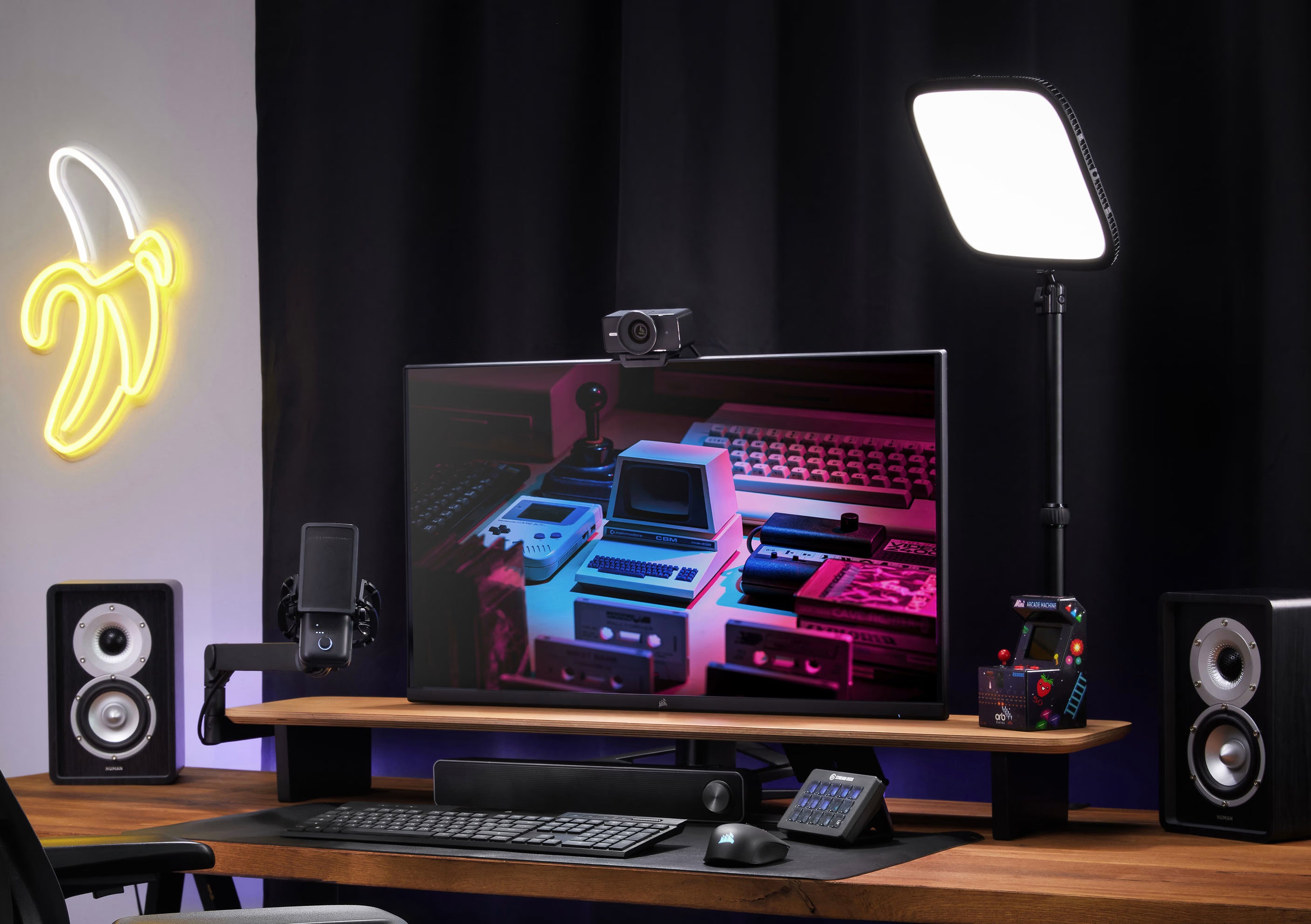 A Photo Of Elgato Facecam 4K 60FPS Studio Webcam with Sony STARVIS 2 Sensor