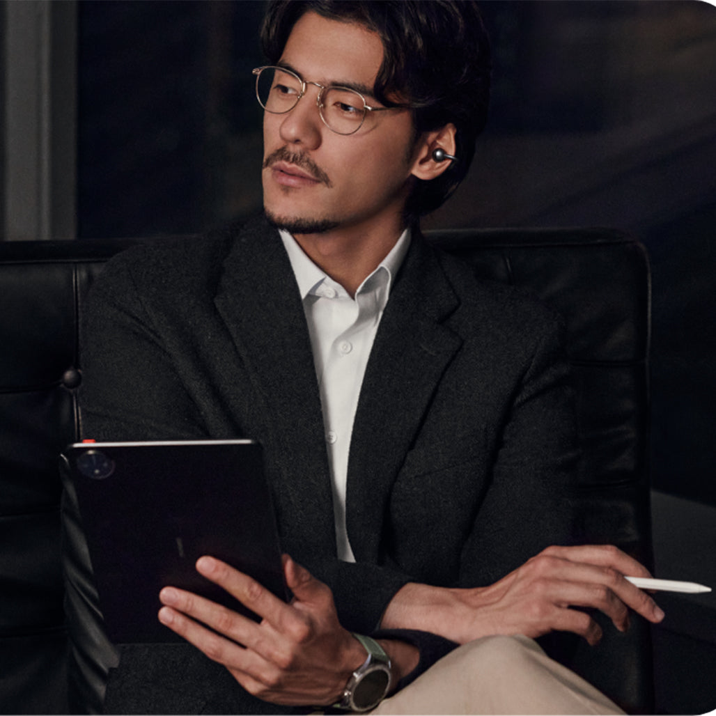A Photo Of HUAWEI FreeClip - Open-Ear Wireless Earbuds with C-Bridge Design