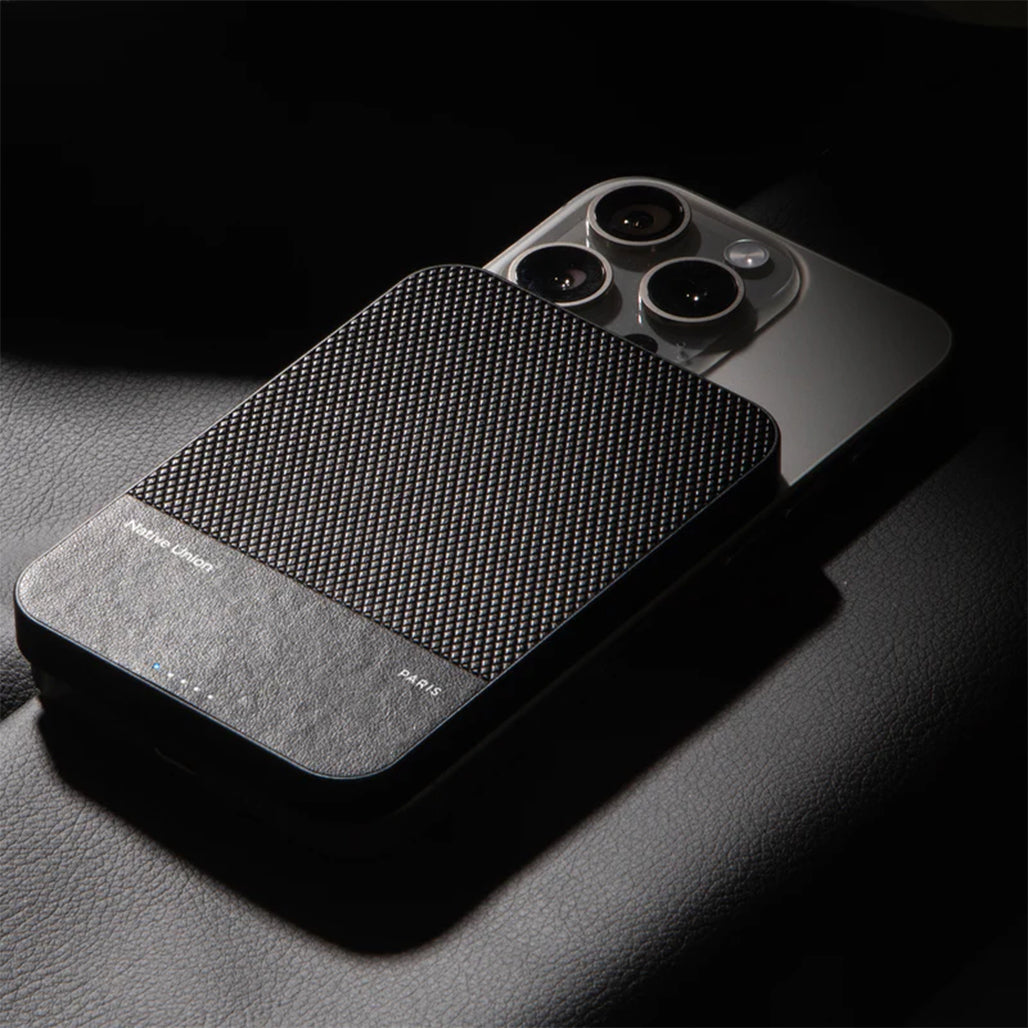 A Photo Of Native Union (Re)Classic Magnetic Power Bank 5000mAh