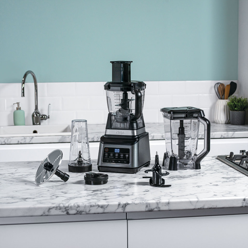 A Photo Of Ninja 3-in-1 Food Processor with Auto-IQ 2.1L