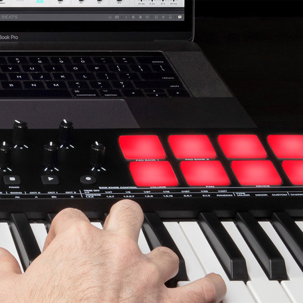 A Photo Of M-Audio Oxygen 25 MKV - MIDI Keyboard Controller