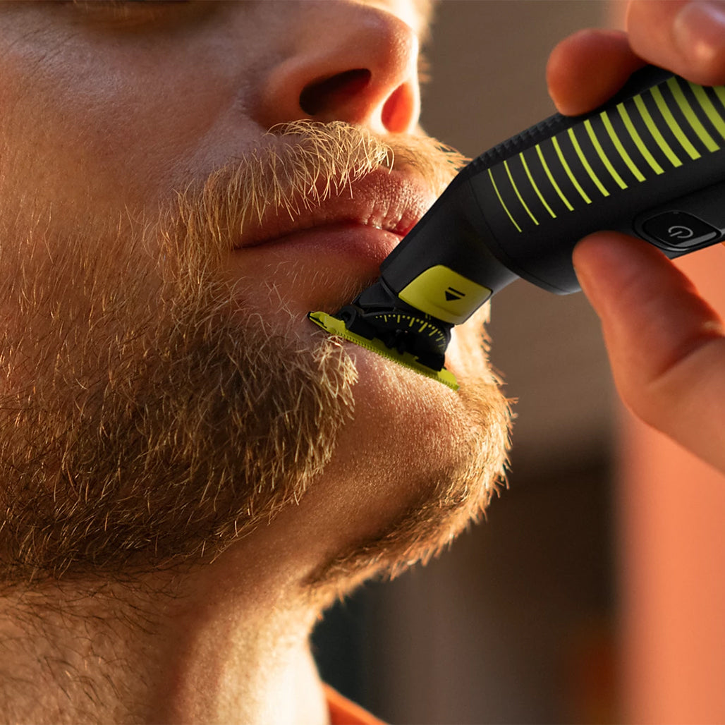 A Photo Of Philips Norelco OneBlade Pro 360 QP6507/70 Face & Body Trimmer