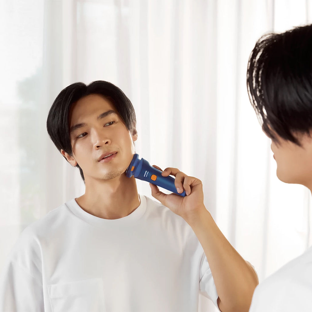 A Photo Of Philips Shaver 1000 Series S1880/00 Wet & Dry Electric Shaver