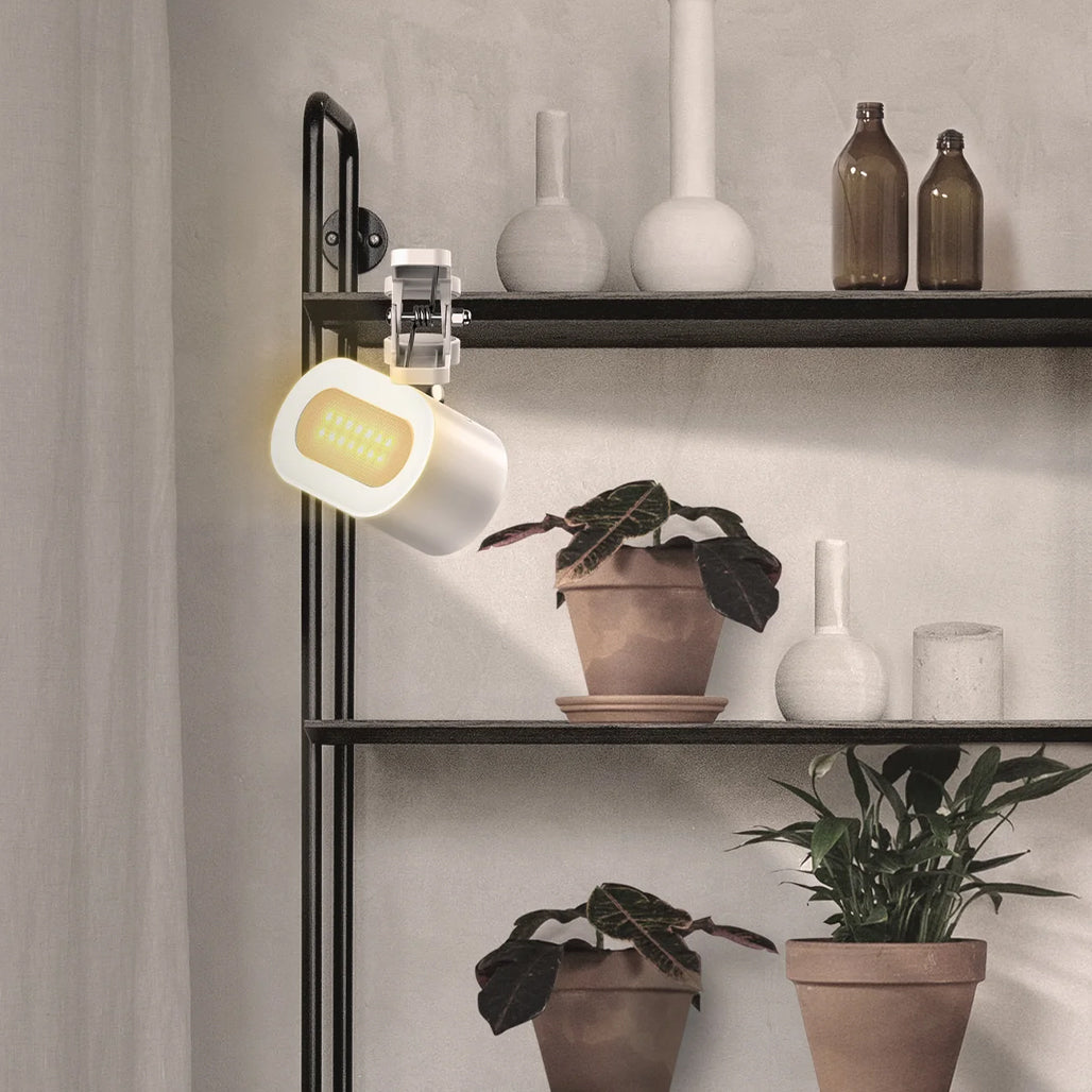 A Photo Of Momax SnapLux Mood Portable LED Lamp QL13