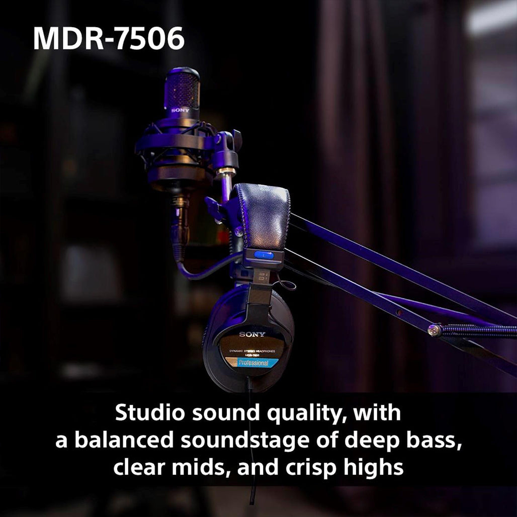 A Photo Of Sony MDR-7506 - Stereo professional headphones