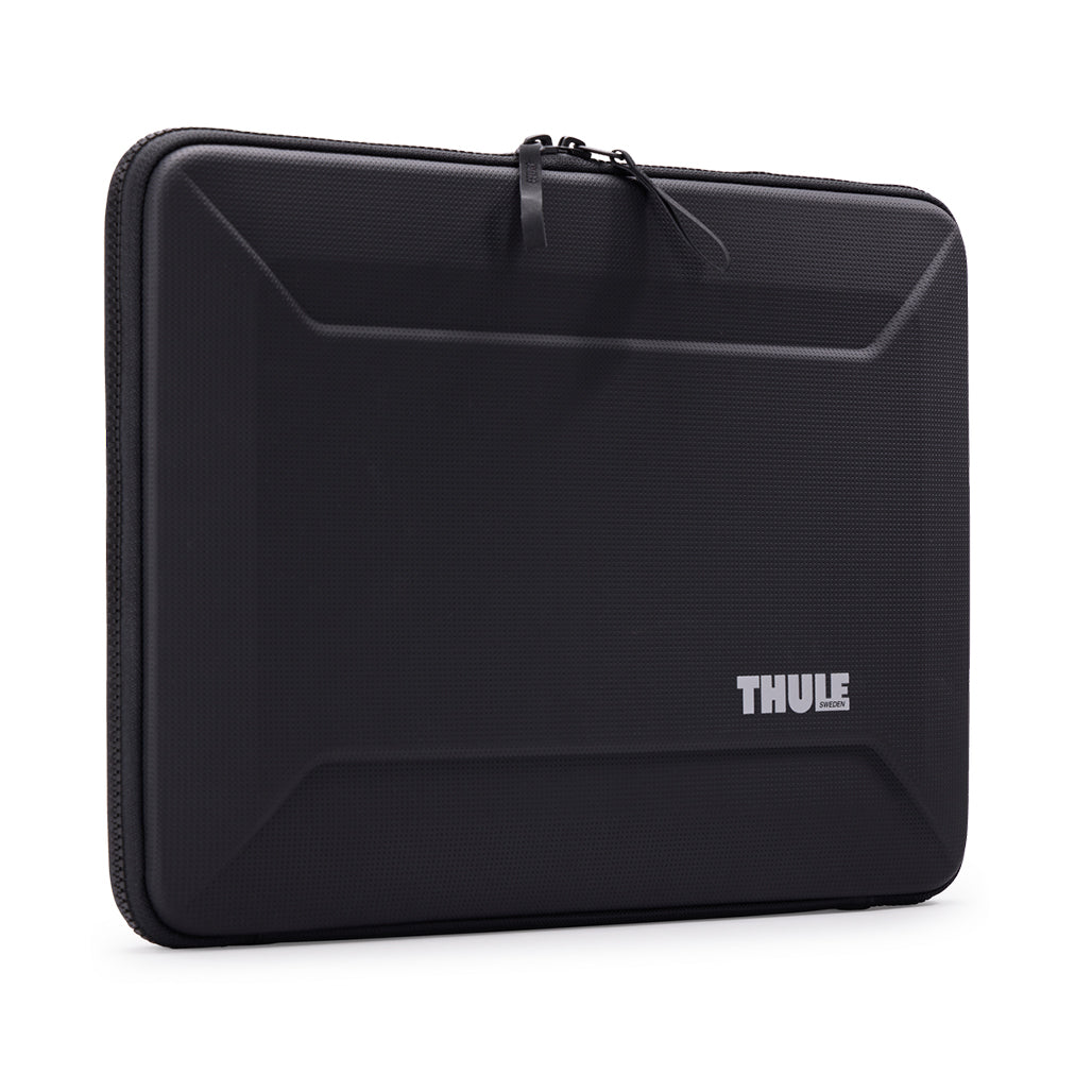 A Photo Of Thule Gauntlet sleeve for MacBook Pro 16
