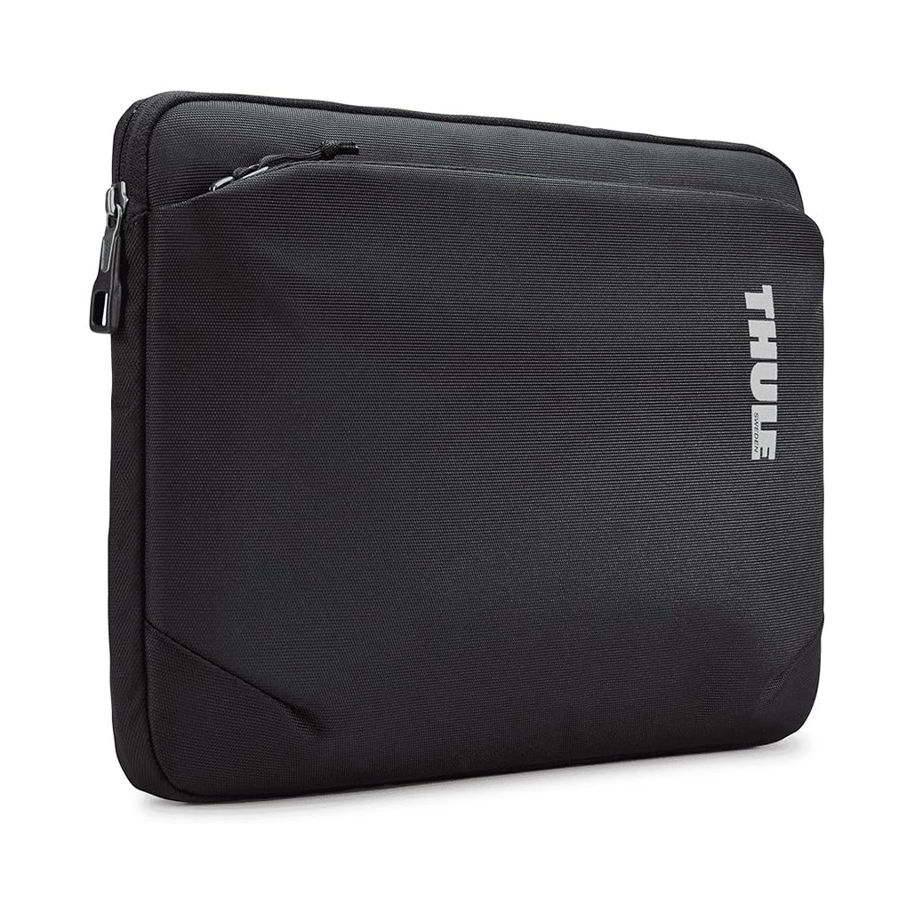 A Photo Of Thule Subterra MacBook 13