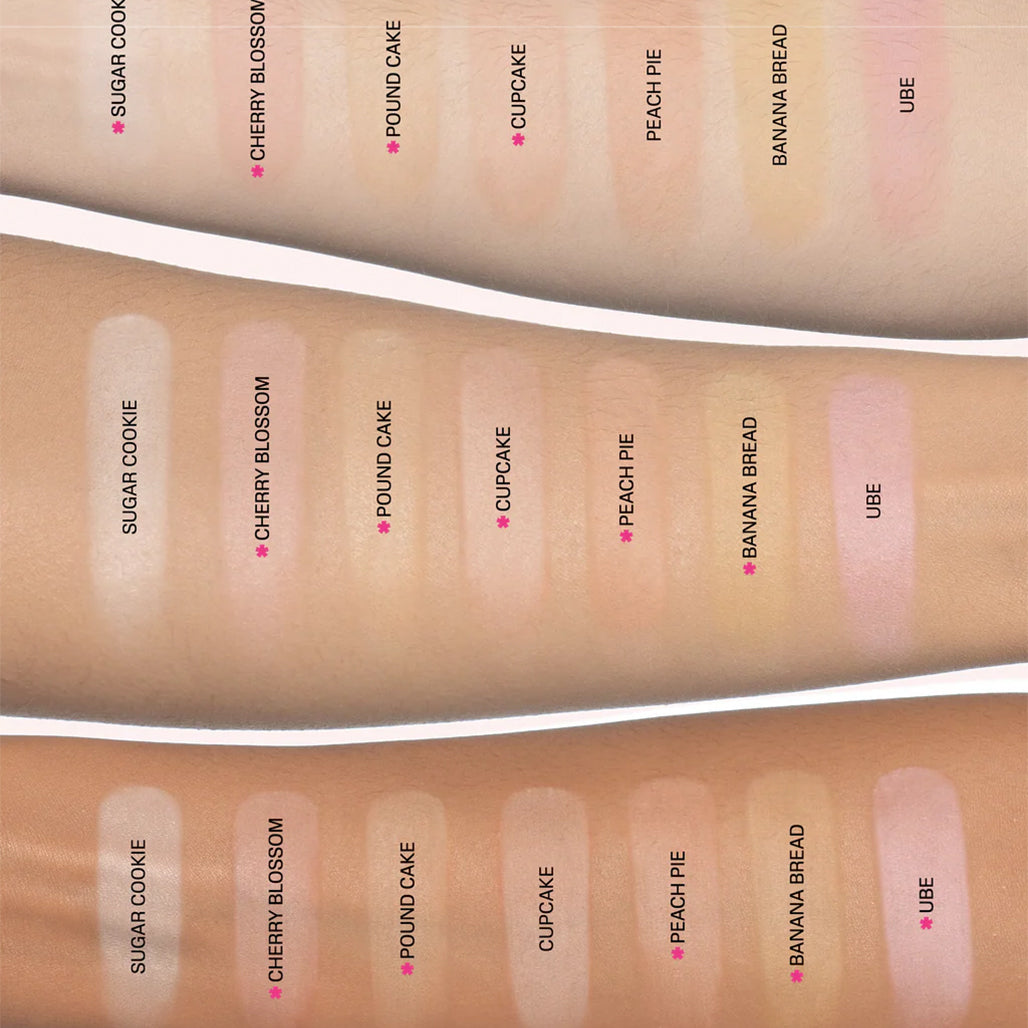 A Photo Of HUDA BEAUTY - Easy Bake Loose Baking & Setting Powder