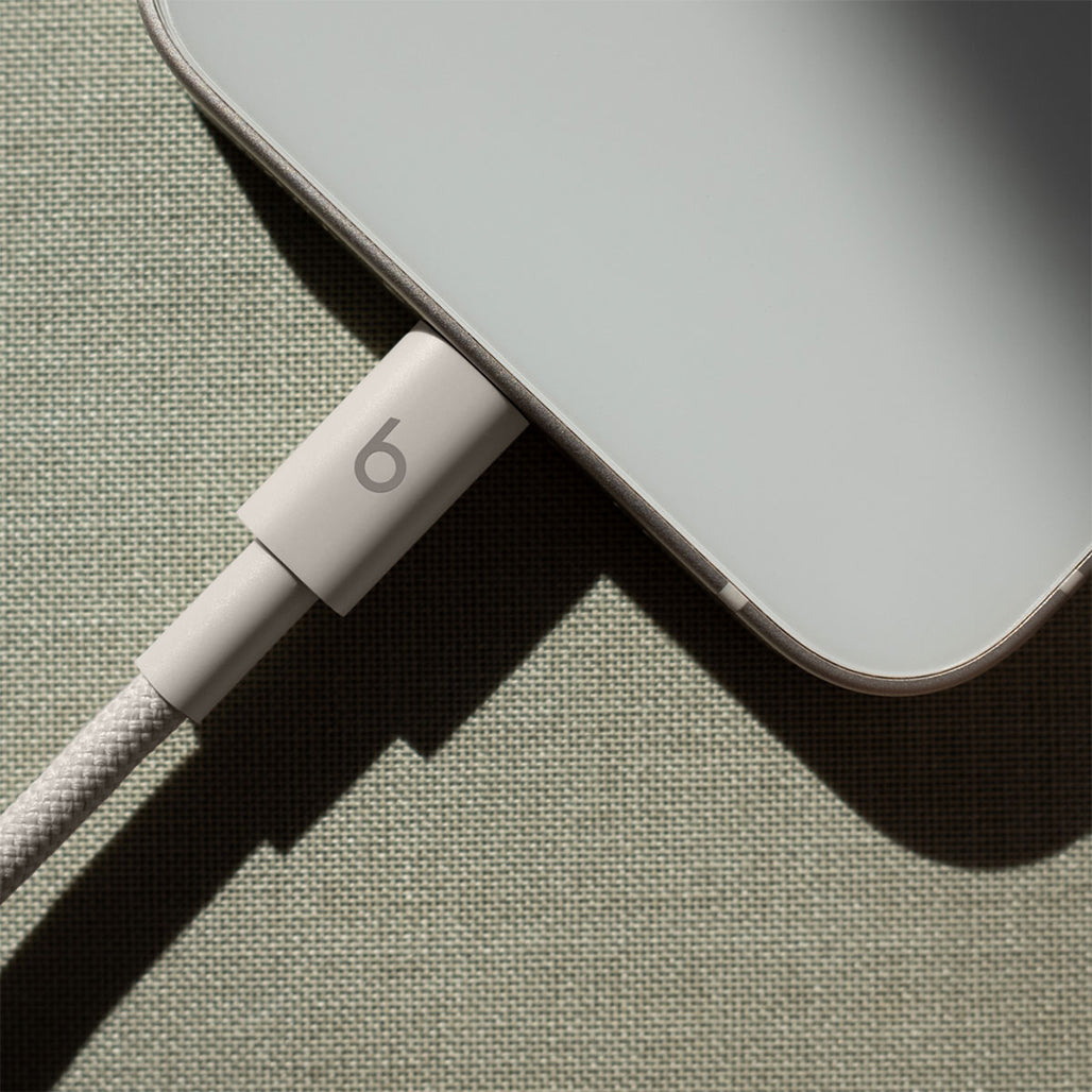 A Photo Of Beats USB-C to Lightning Woven Charging Cable 1.5m – Fast Charging, Tangle-Free, CarPlay Compatible