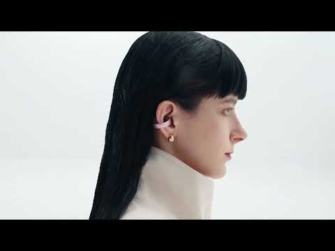 A Video Of Anker Soundcore AeroClip - Open-Ear Clip-On Earbuds