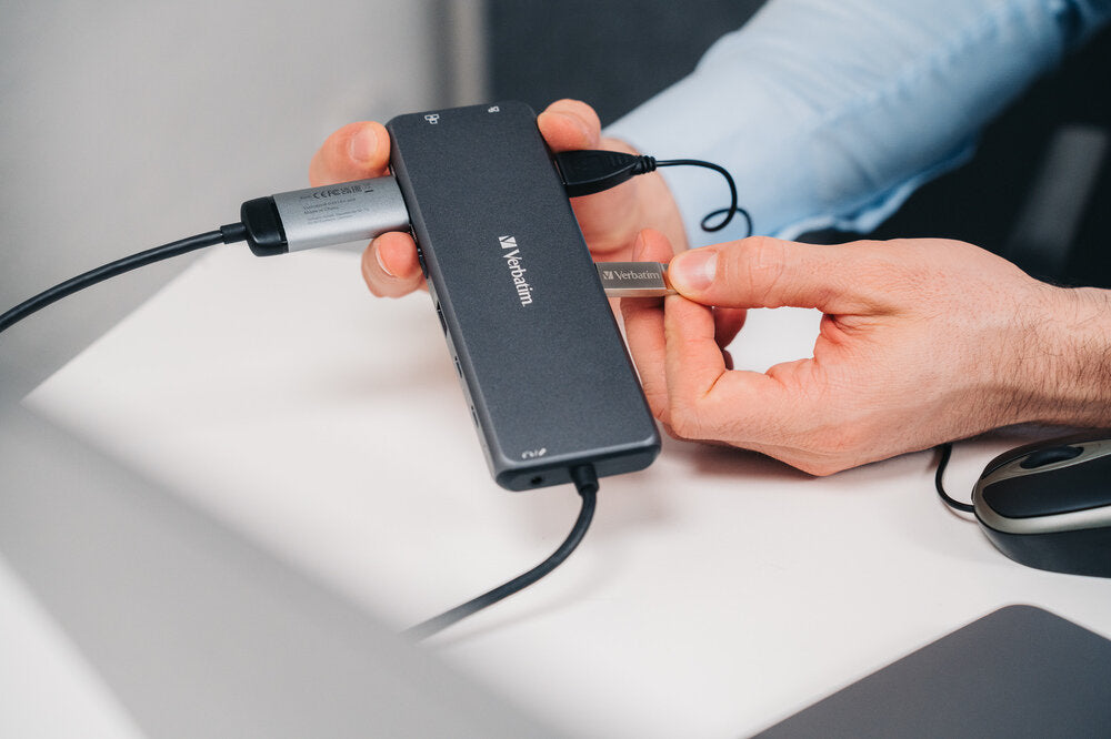 A Photo Of Verbatim USB-C Pro 13-Port Multiport Hub