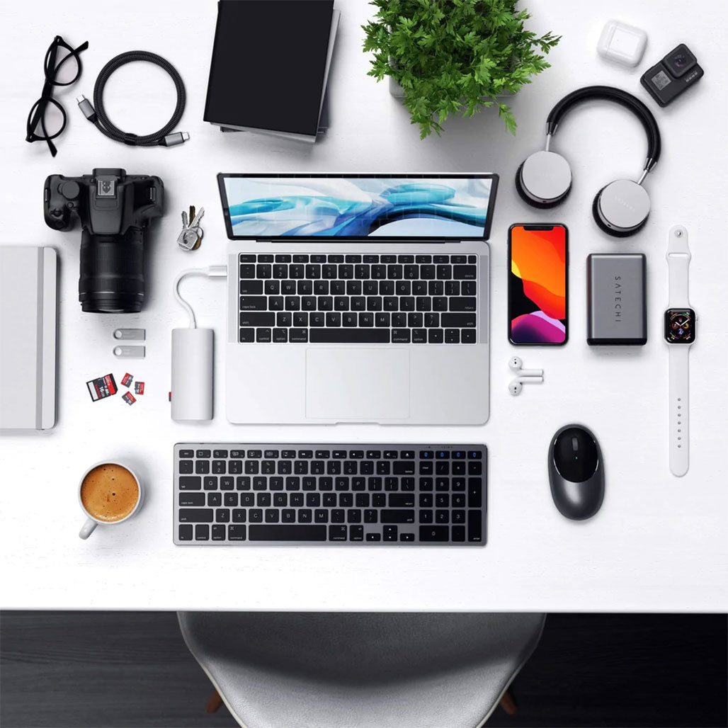 A Photo Of Satechi Type-C Multi-Port Adapter 4K with Ethernet V2 – Aluminum USB-C Hub with HDMI, Ethernet, and Card Readers